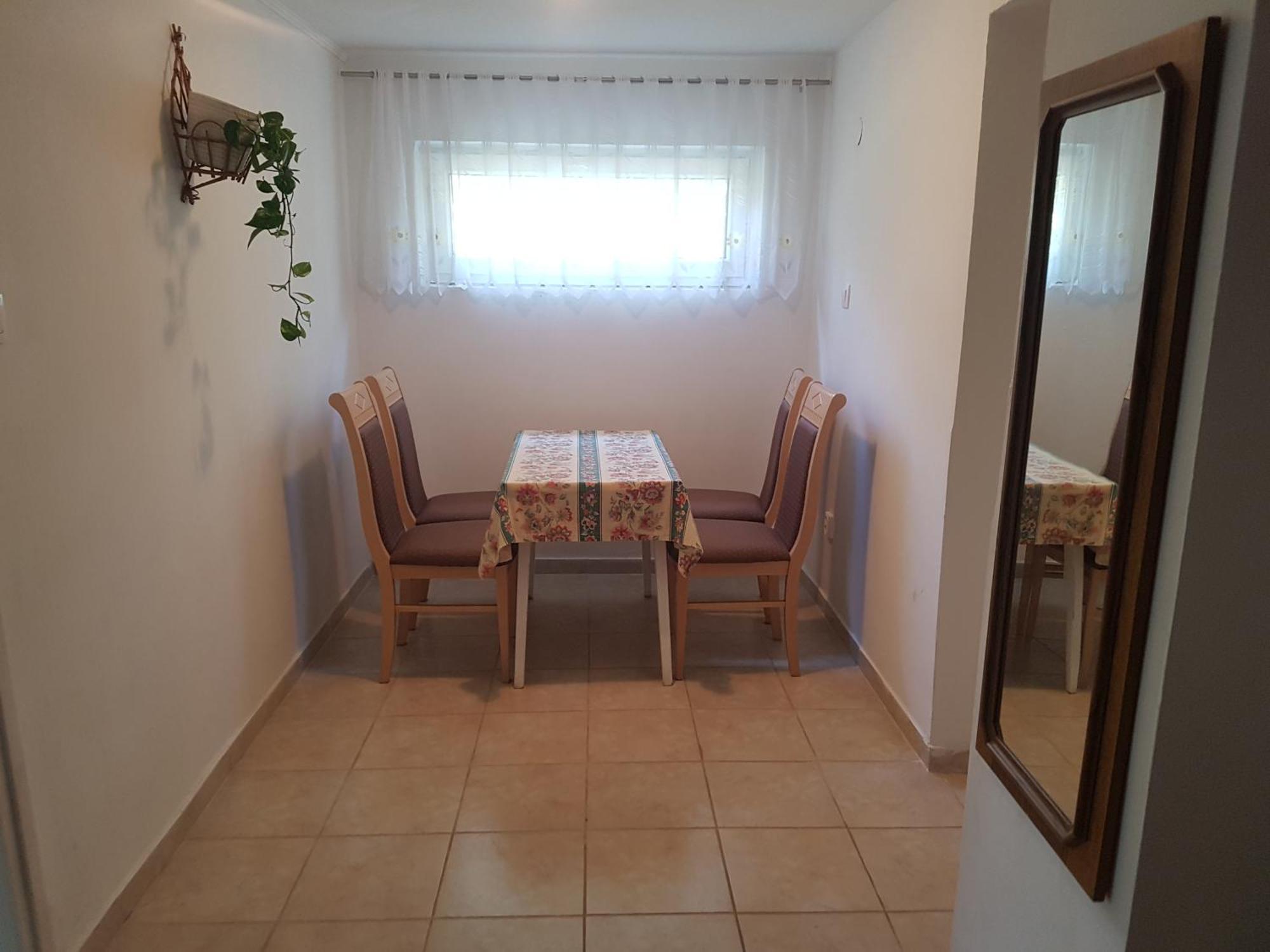 Kriszta Apartmanház Apartamento Balatonlelle Exterior foto