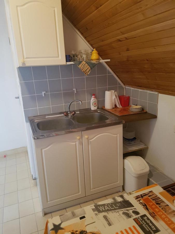 Kriszta Apartmanház Apartamento Balatonlelle Exterior foto